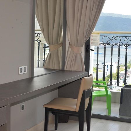 Lux Apartment Danang Golden Bay Deluxe King With Balcony And Ocean View Exterior photo